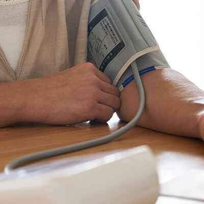 Hoher Blutdruck: Ursachen, Symptome, Therapien